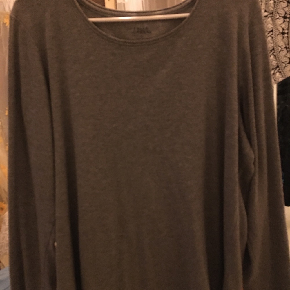gray long sleeve